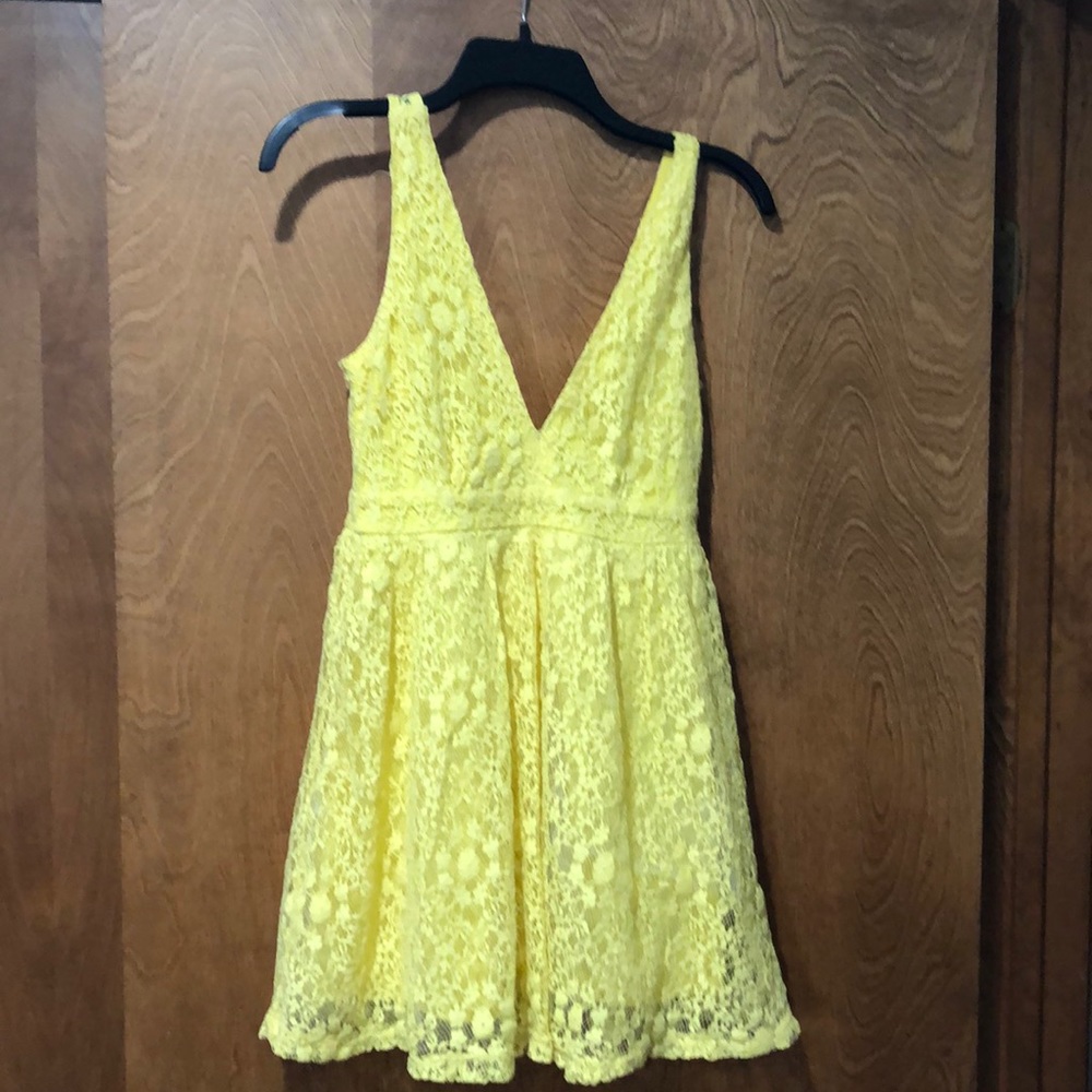 Charlotte Russe 🌼 Dress